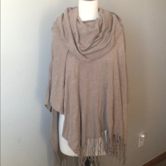 lovestitch Other - Lovestitch poncho